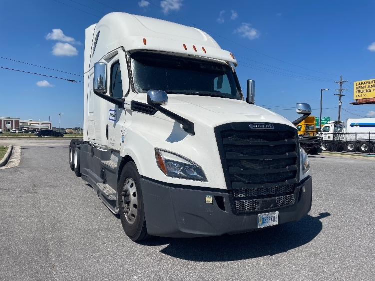 Used 2022 Freightliner Cascadia - photo 1