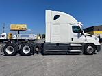 Used 2022 Freightliner Cascadia Detroit DD15AT Semi Truck with Sleeper Cab for sale #468428 - photo 8