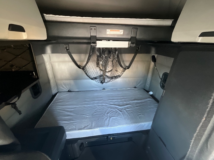 Used 2022 Freightliner Cascadia - photo 18