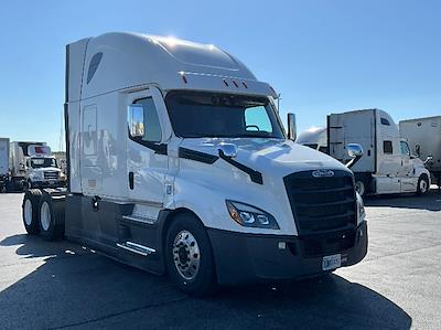 Used 2022 Freightliner Cascadia Detroit DD15AT Semi Truck with Sleeper Cab for sale #468430 - photo 1