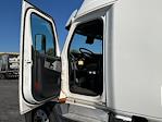 Used 2022 Freightliner Cascadia Detroit DD15AT Semi Truck with Sleeper Cab for sale #468430 - photo 9