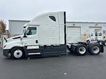 Used 2022 Freightliner Cascadia Detroit DD15AT Semi Truck with Sleeper Cab for sale #468431 - photo 4