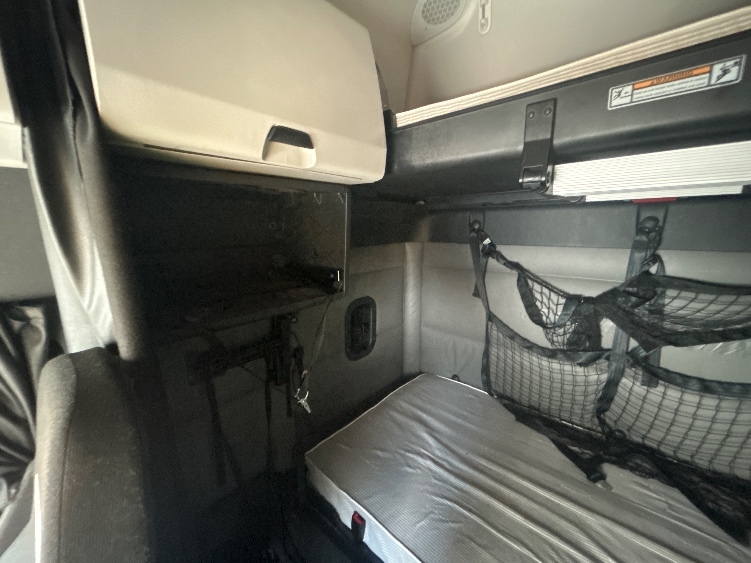 Used 2022 Freightliner Cascadia - photo 21