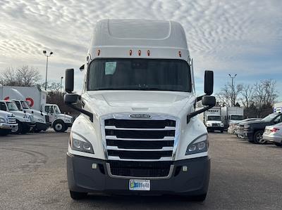Used 2022 Freightliner Cascadia Detroit DD15AT Semi Truck with Sleeper Cab for sale #471033 - photo 2