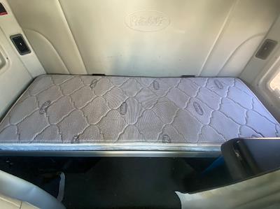 Used 2020 Peterbilt 579 - photo 1