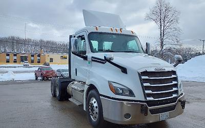 Used 2019 Freightliner Cascadia - photo 1
