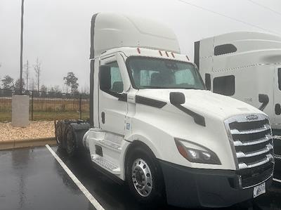Used 2022 Freightliner Cascadia Detroit DD13 Semi Truck for sale #482899 - photo 1