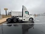 Used 2022 Freightliner Cascadia Detroit DD13 Semi Truck for sale #482940 - photo 8