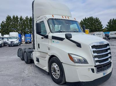 Used 2022 Freightliner Cascadia - photo 1