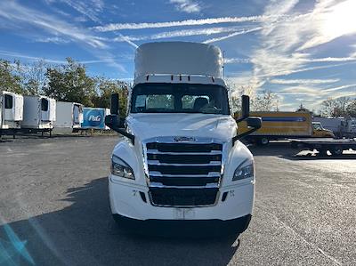 Used 2022 Freightliner Cascadia Detroit DD13 Semi Truck for sale #483018 - photo 2