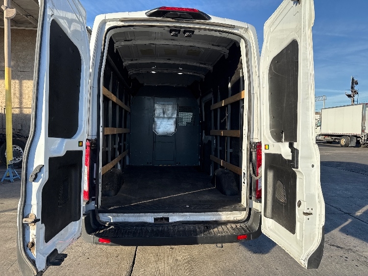 Used 2021 Ford Transit 250 - photo 9