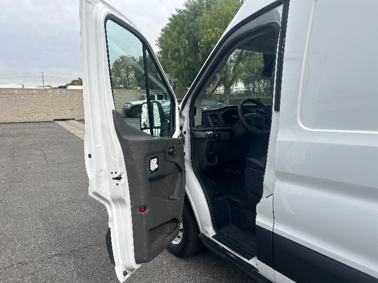 Used 2021 Ford Transit 250 - photo 18