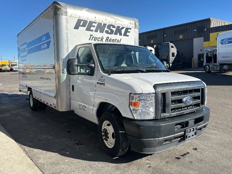 Used 2022 Ford E-350 - photo 1
