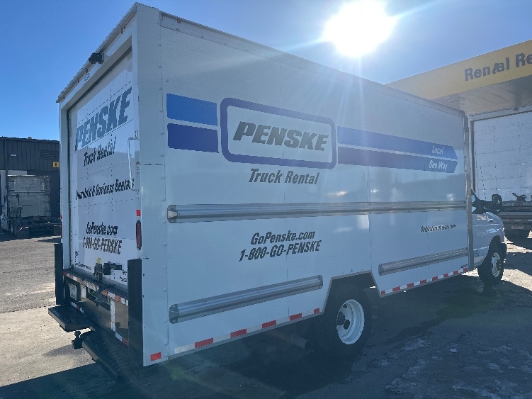 Used 2022 Ford E-350 - photo 15