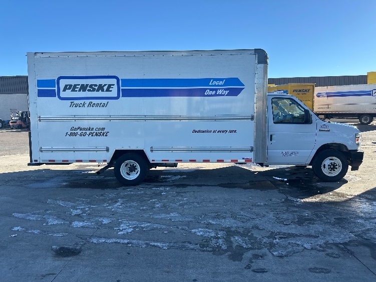 Used 2022 Ford E-350 - photo 17