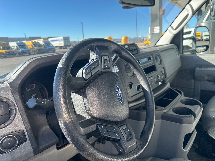 Used 2022 Ford E-350 - photo 19