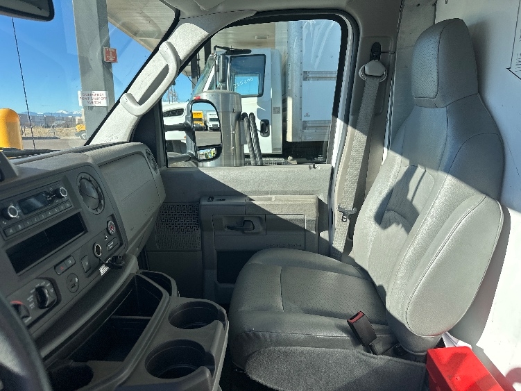 Used 2022 Ford E-350 - photo 21