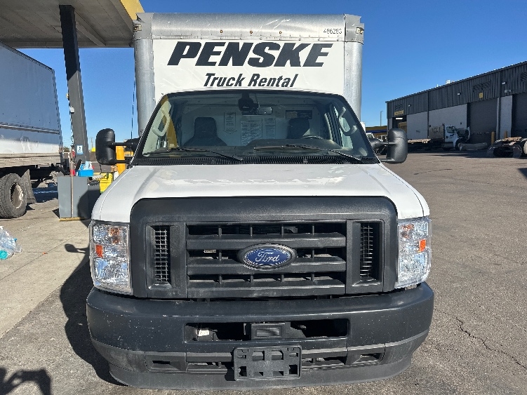 Used 2022 Ford E-350 - photo 2