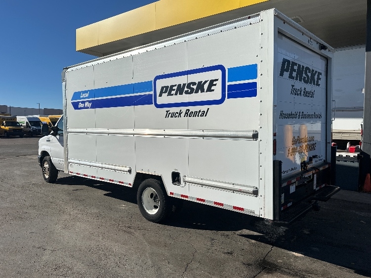 Used 2022 Ford E-350 - photo 8