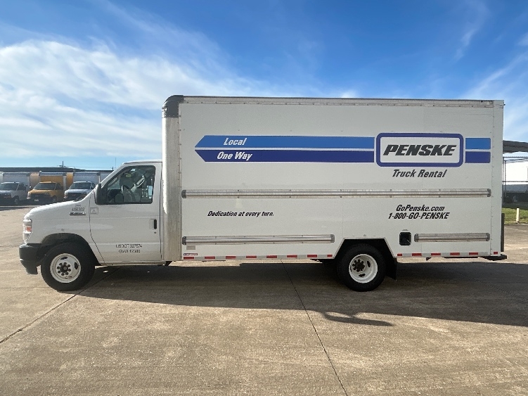 Used 2022 Ford E-350 - photo 6