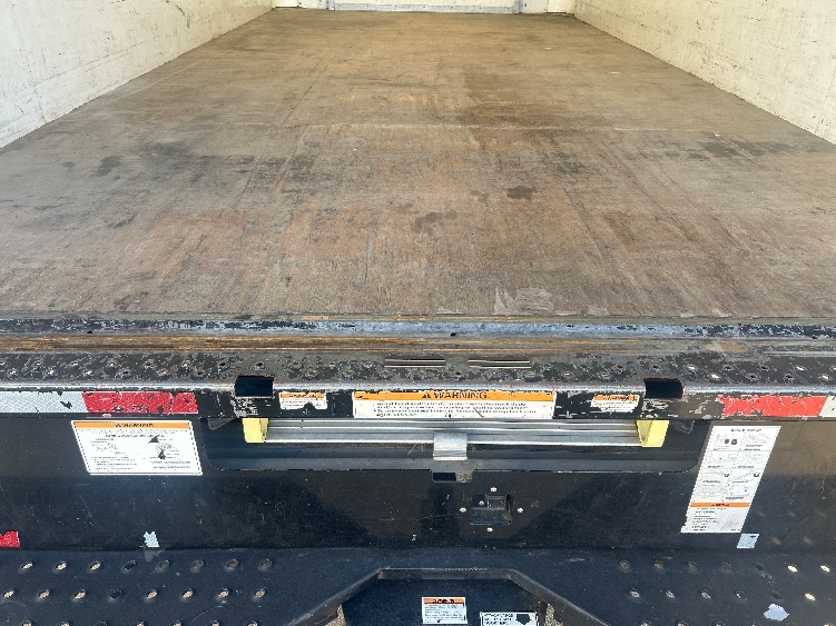 Used 2022 Ford E-350 - photo 11