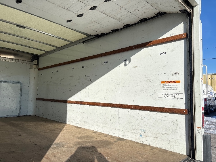 Used 2022 Ford E-350 - photo 14