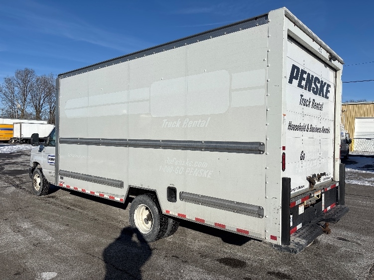 Used 2022 Ford E-350 - photo 8