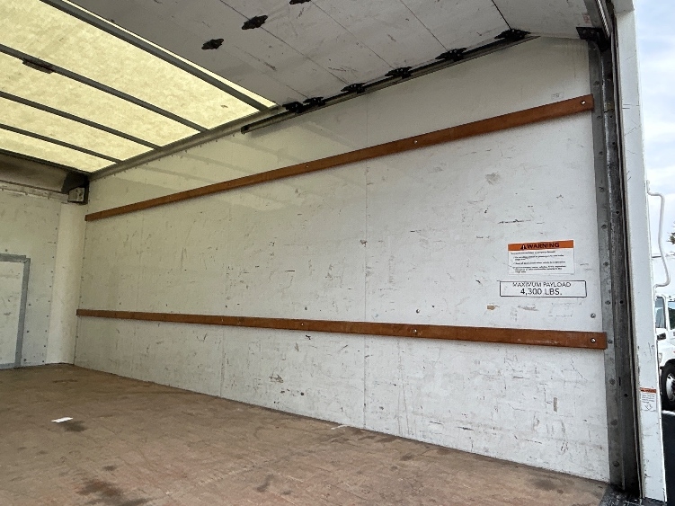 Used 2022 Ford E-350 - photo 14