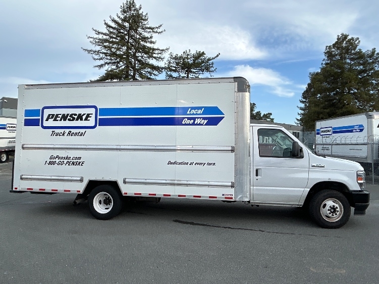 Used 2022 Ford E-350 - photo 17