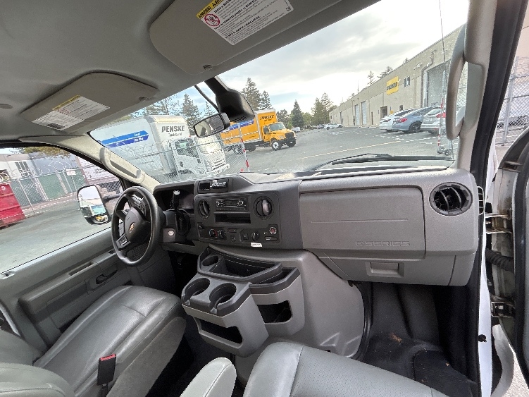 Used 2022 Ford E-350 - photo 23