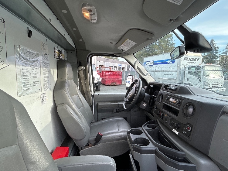 Used 2022 Ford E-350 - photo 24