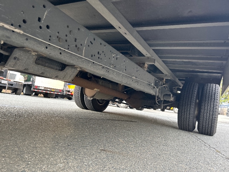 Used 2022 Ford E-350 - photo 7
