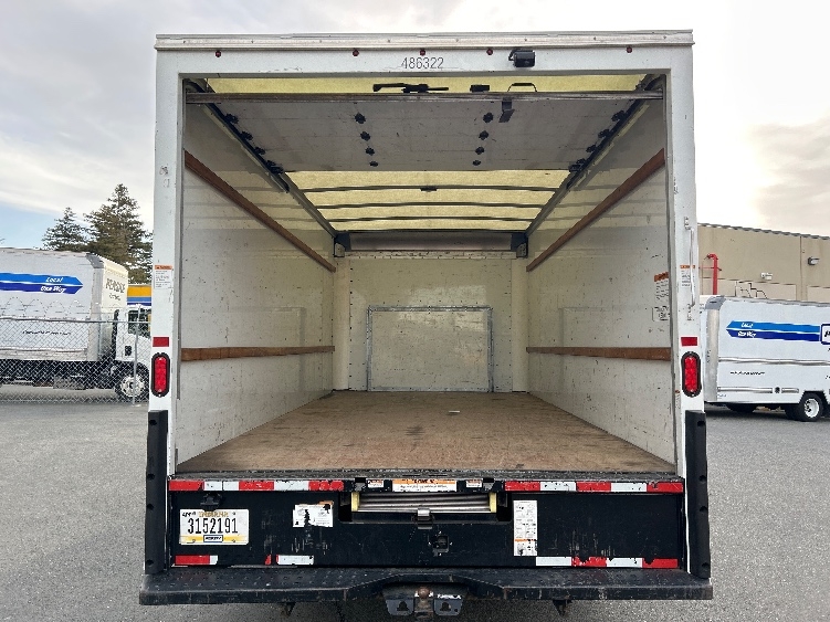 Used 2022 Ford E-350 - photo 10