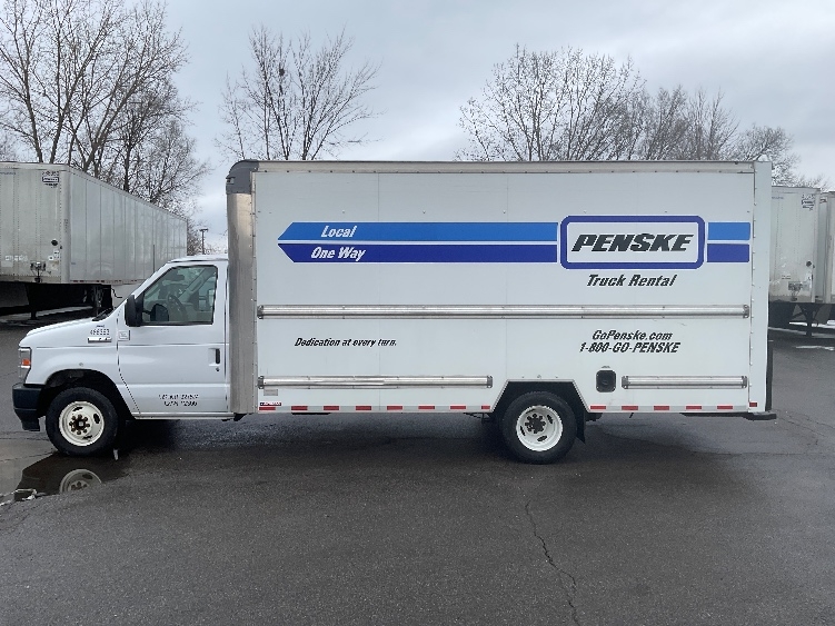 Used 2022 Ford E-350 - photo 6