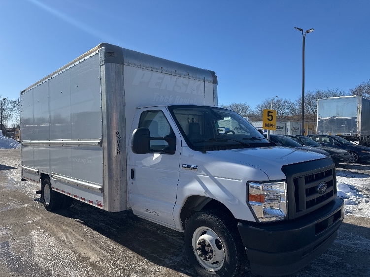 Used 2022 Ford E-350 - photo 1