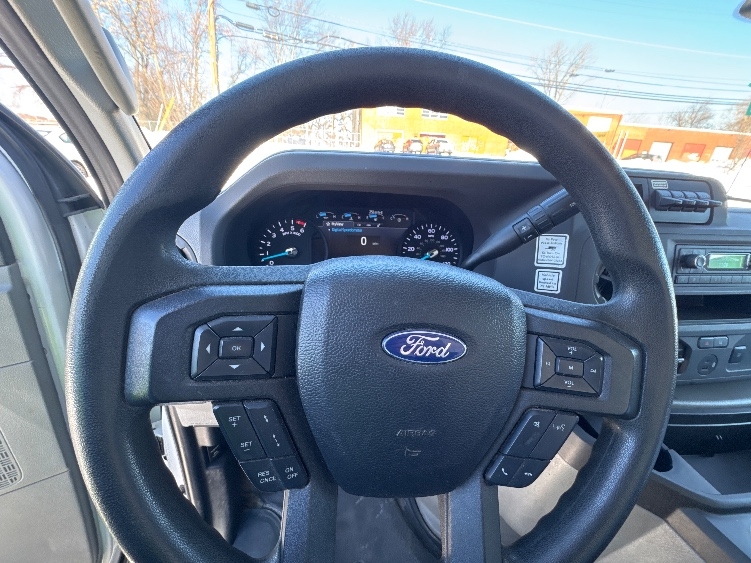 Used 2022 Ford E-350 - photo 18