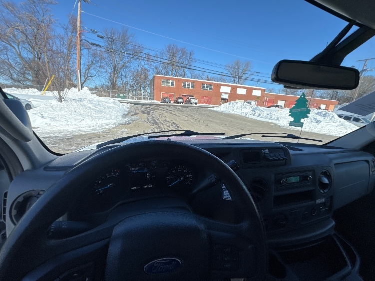 Used 2022 Ford E-350 - photo 19