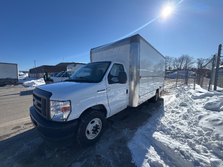 Used 2022 Ford E-350 - photo 5