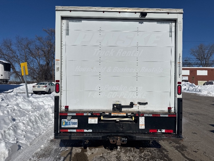 Used 2022 Ford E-350 - photo 9