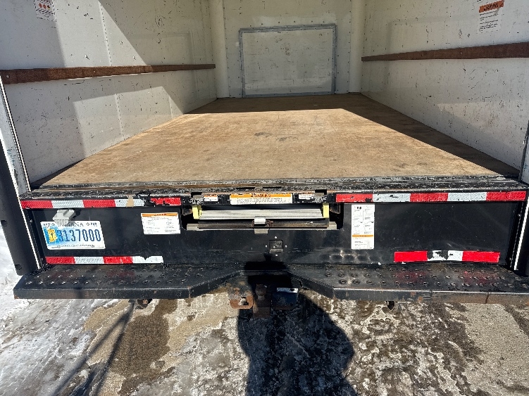 Used 2022 Ford E-350 - photo 11