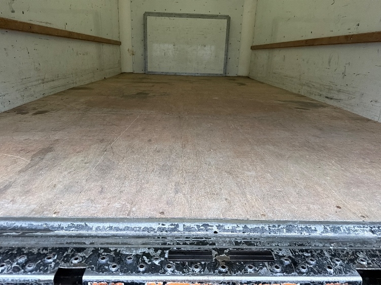 Used 2022 Ford E-350 - photo 12