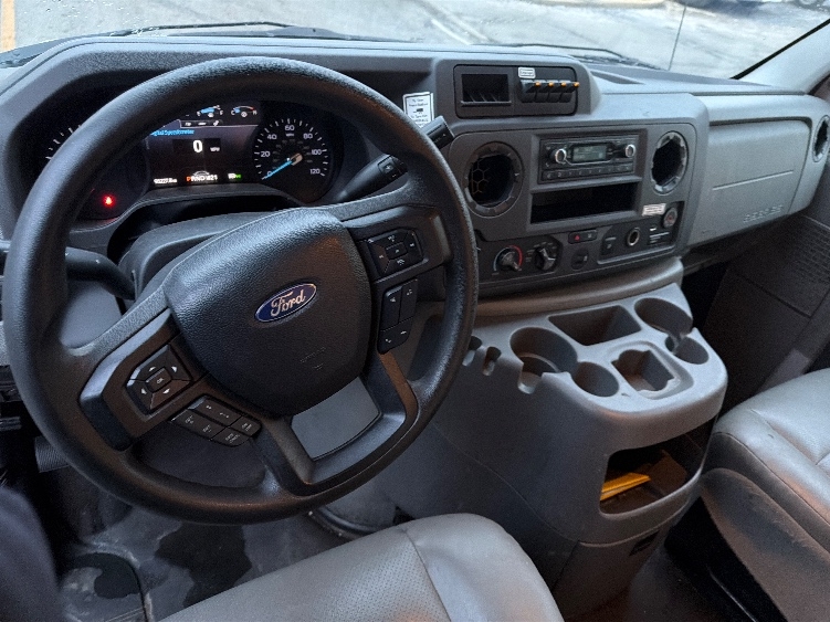 Used 2022 Ford E-350 - photo 20