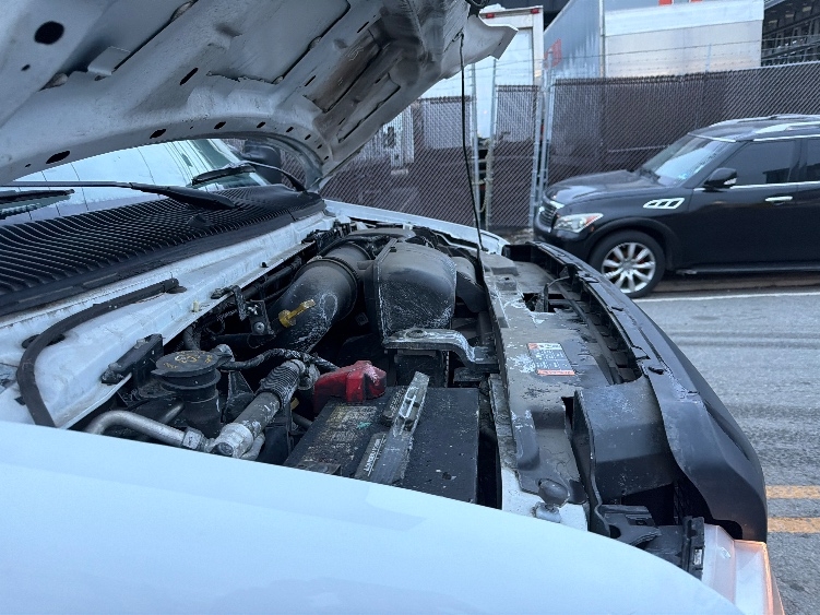 Used 2022 Ford E-350 - photo 25