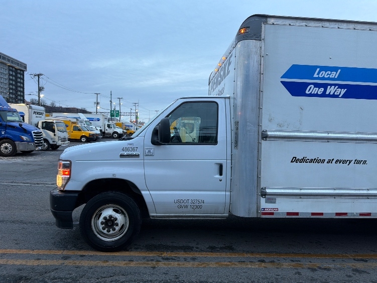 Used 2022 Ford E-350 - photo 28