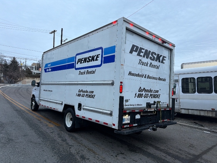 Used 2022 Ford E-350 - photo 8