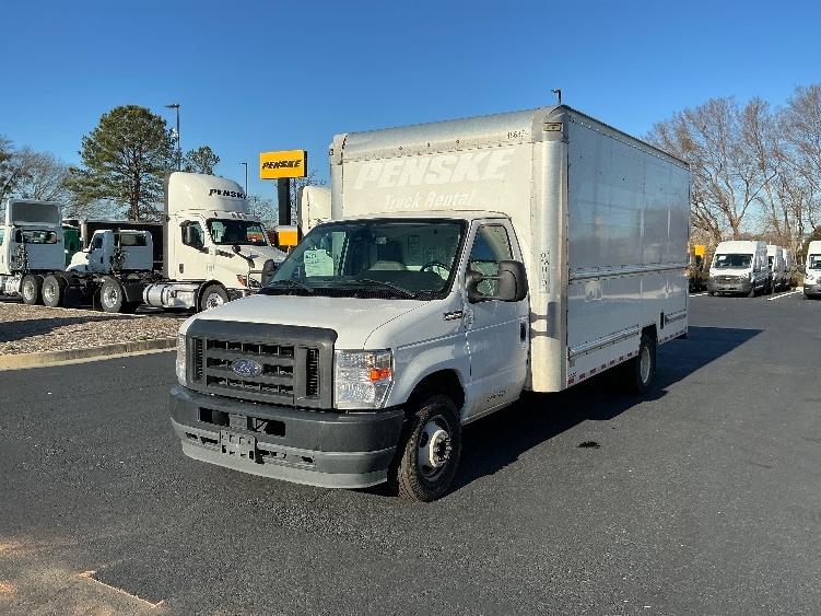 Used 2022 Ford E-350 - photo 5
