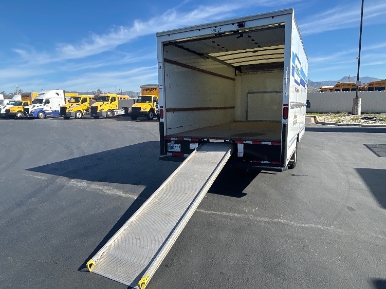 Used 2022 Ford E-350 - photo 11