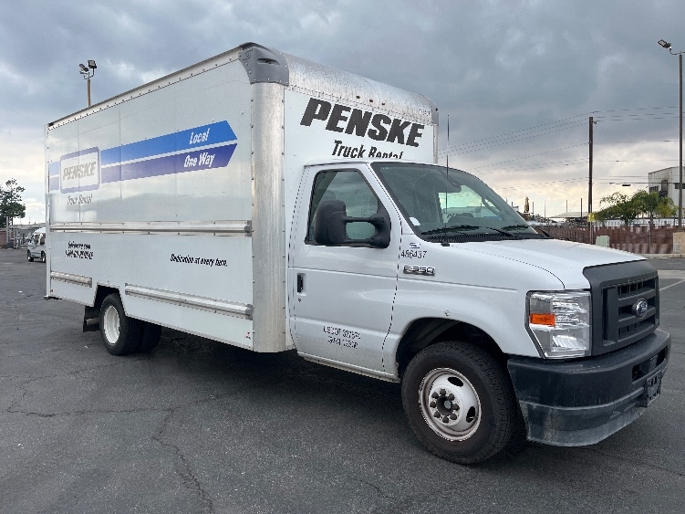 Used 2022 Ford E-350 - photo 1