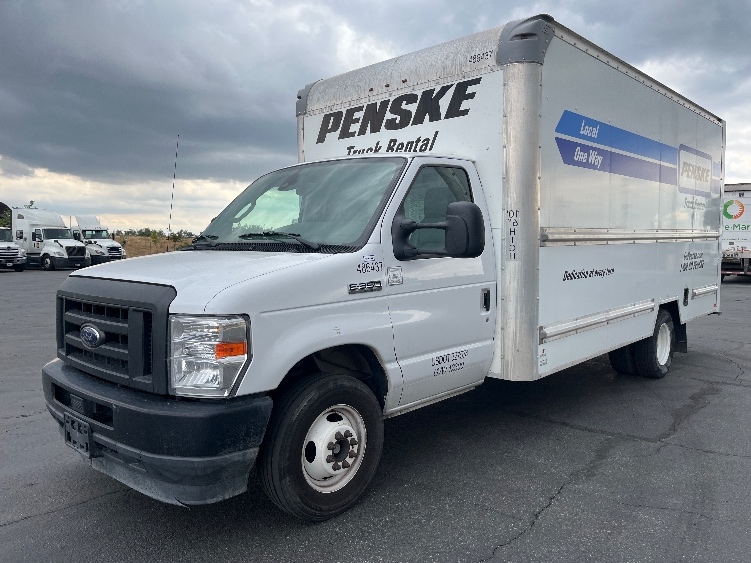Used 2022 Ford E-350 - photo 3