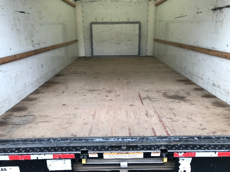 Used 2022 Ford E-350 - photo 11